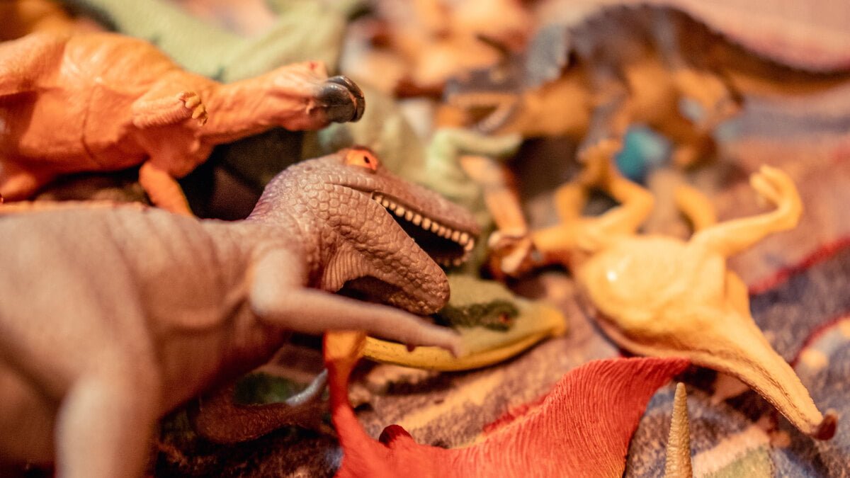 why do kids like dinosaurs